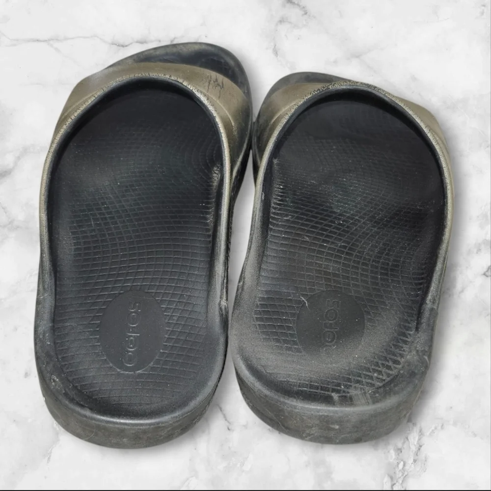 Oofos Mens Slides